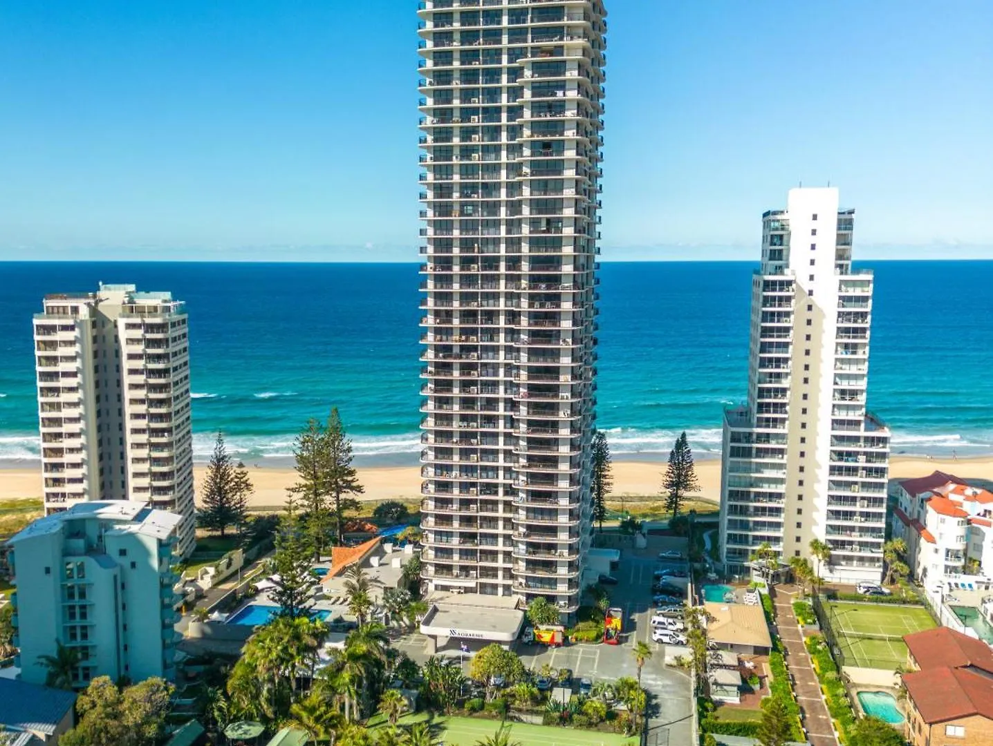 Surfers Aquarius On The Beach Aparthotel Gold Coast