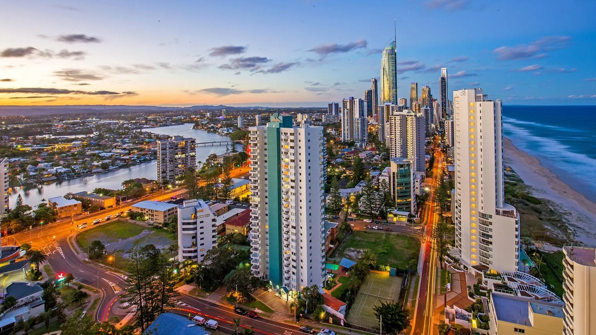 Surfers Aquarius On The Beach Aparthotel Gold Coast