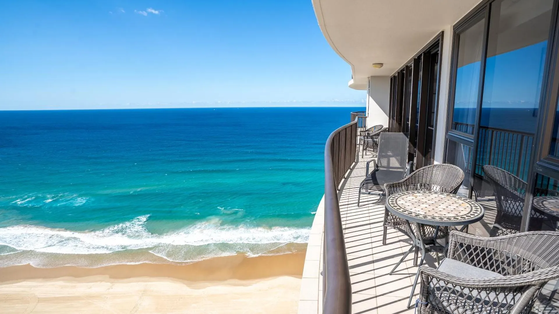 Surfers Aquarius On The Beach Aparthotel Gold Coast