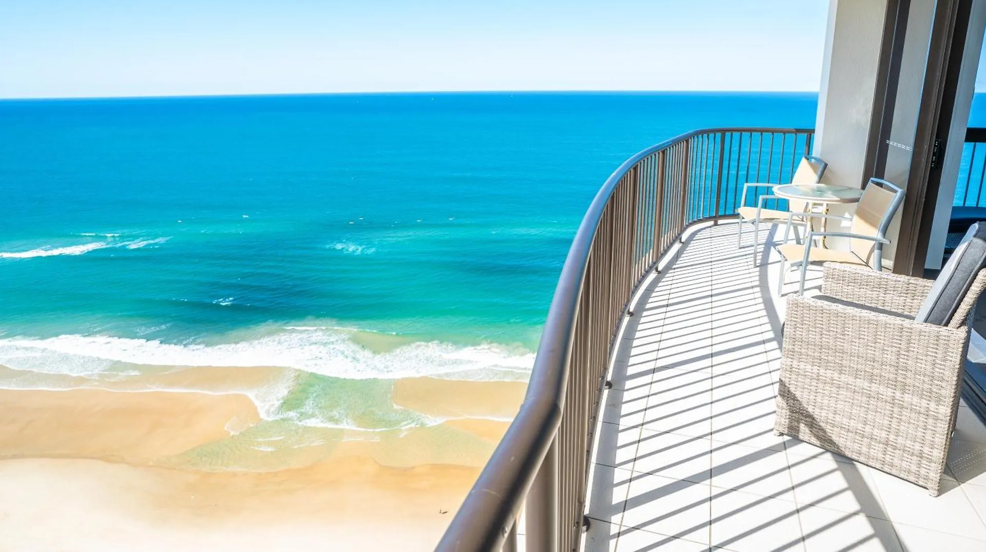 Surfers Aquarius On The Beach Aparthotel Gold Coast