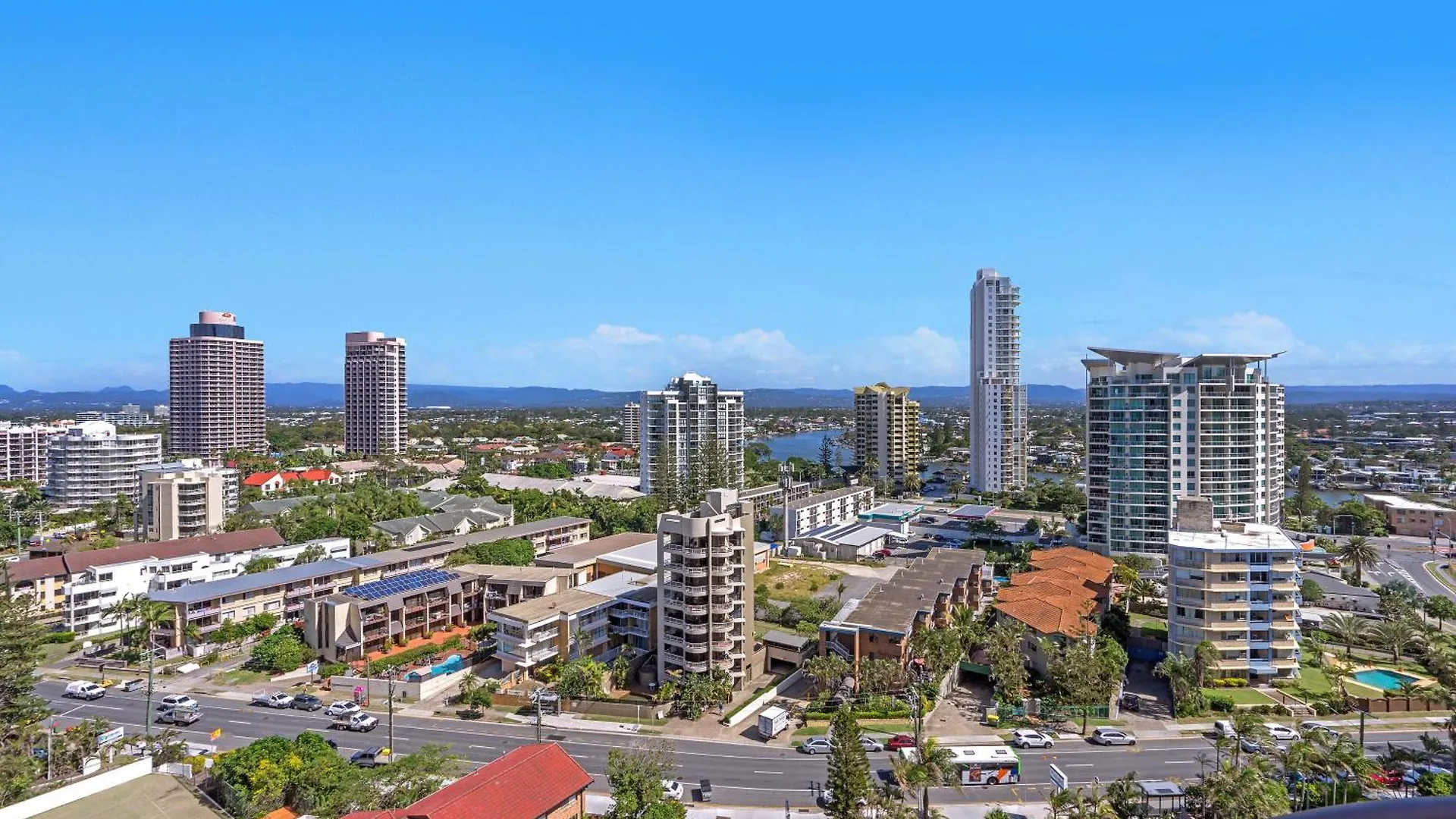 Surfers Aquarius On The Beach Aparthotel Gold Coast