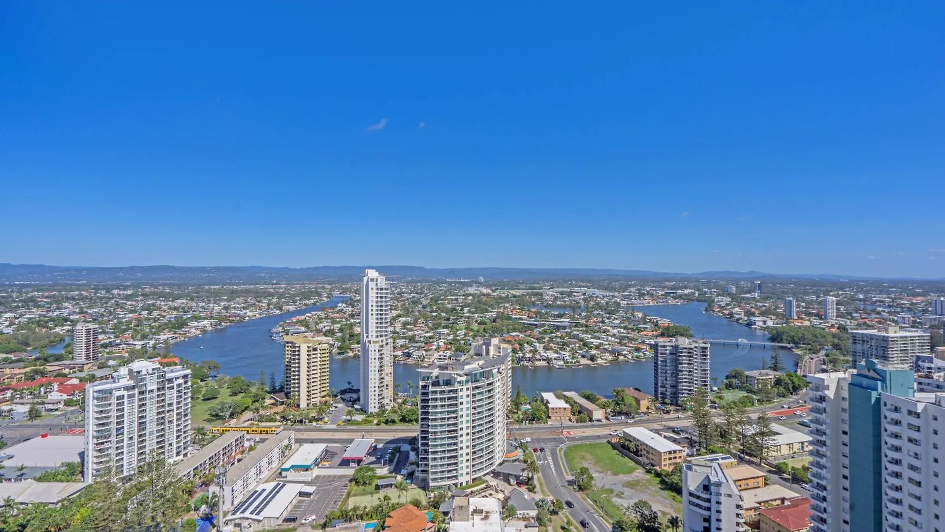 Surfers Aquarius On The Beach Aparthotel Gold Coast