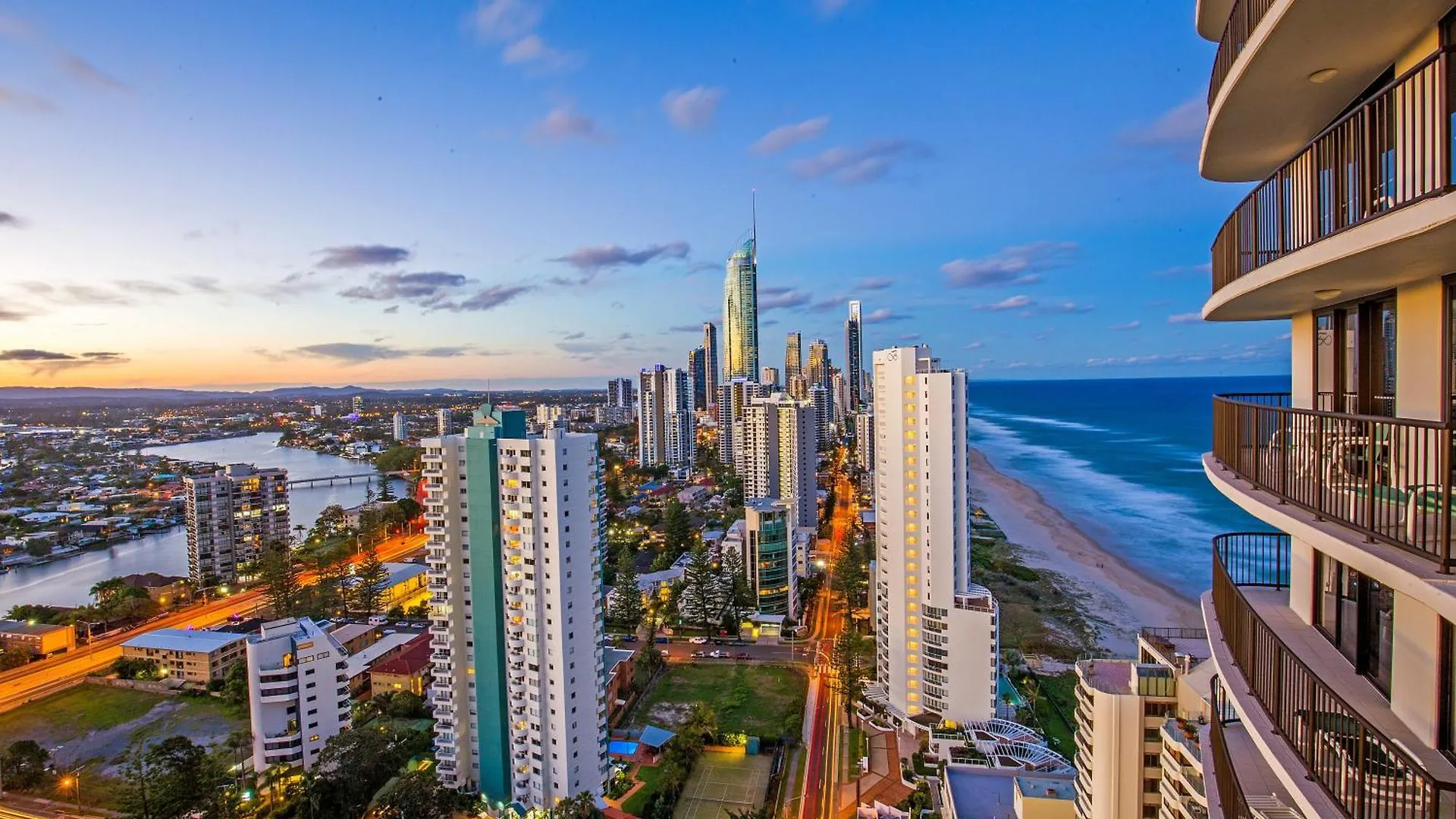 Surfers Aquarius On The Beach Aparthotel Gold Coast