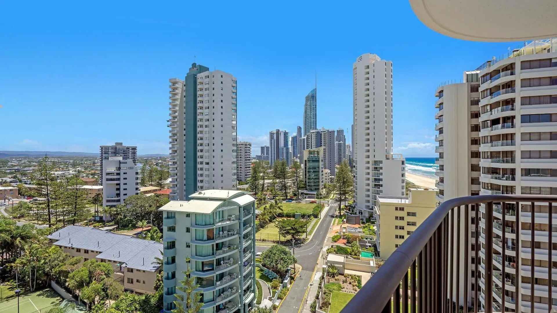 Surfers Aquarius On The Beach Aparthotel Gold Coast