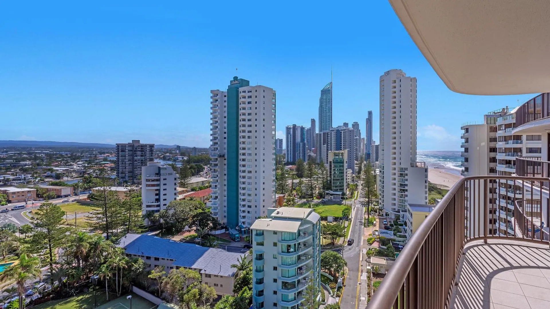 Surfers Aquarius On The Beach Aparthotel Gold Coast