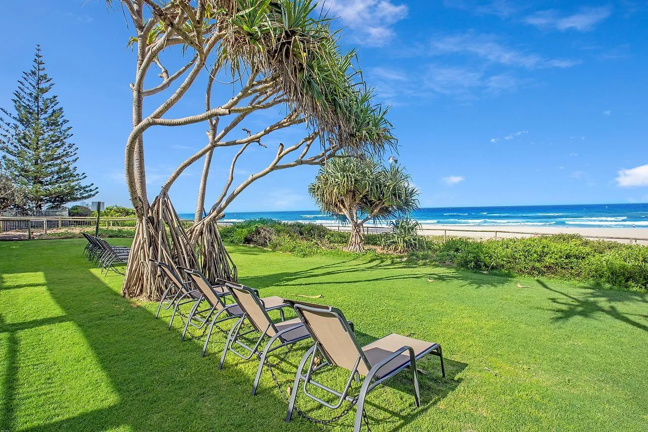 ****  Surfers Aquarius On The Beach Aparthotel Gold Coast Australia